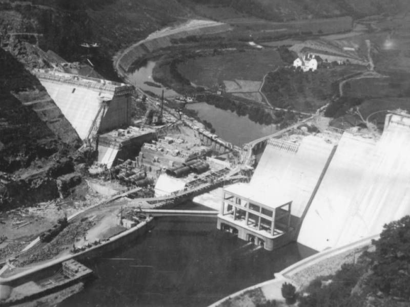 Historie Vranovské přehrady - budování přehradní hráze. Foto - sbírka M.Vaněk