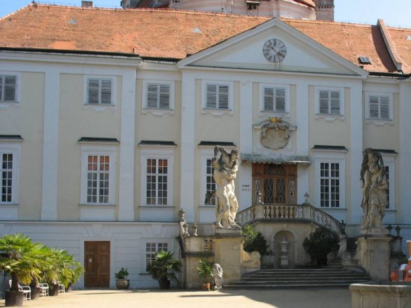 Vranovský zámek - vstup na hlavní prohlídkovou trasu
