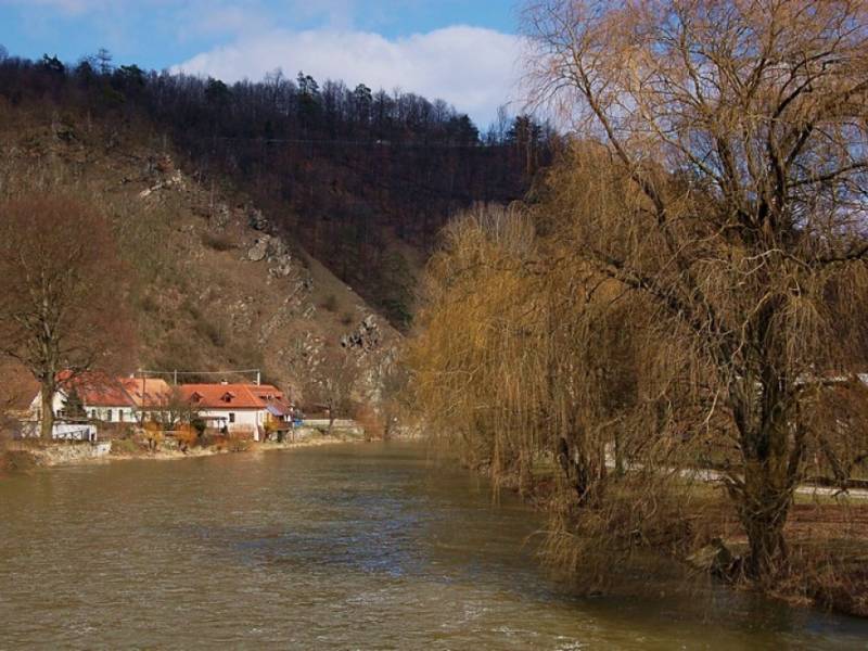 NP Podyjí - Přední Hamry - Hamerské vrásy - zajímavý skalní útvar při vstupu do NP Podyjí. (c) A.Kinc