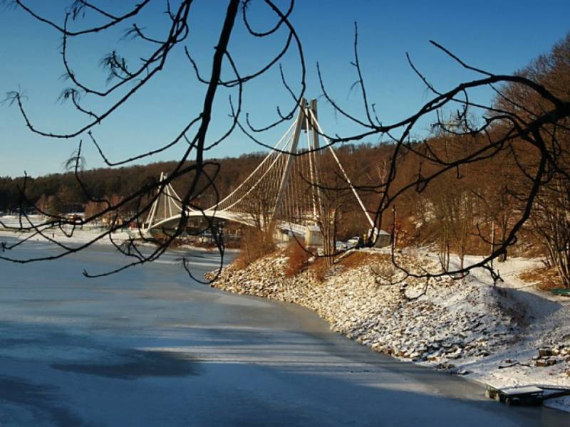 Vranovská přehrada - Zamrzlá Vranovská přehrada - zima na přehradě. (c) A.Kinc